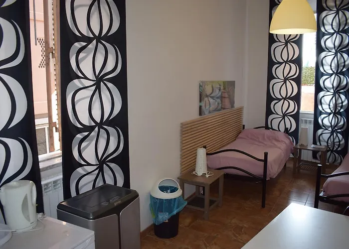 Mia Hostel *